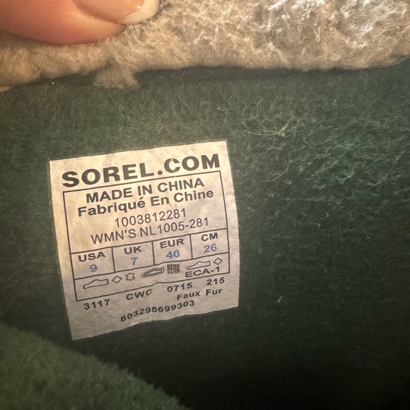 Sorel Caribou Waterproof Boots. Tan. Great condition. Only worn a few times. - Picture 5 of 10